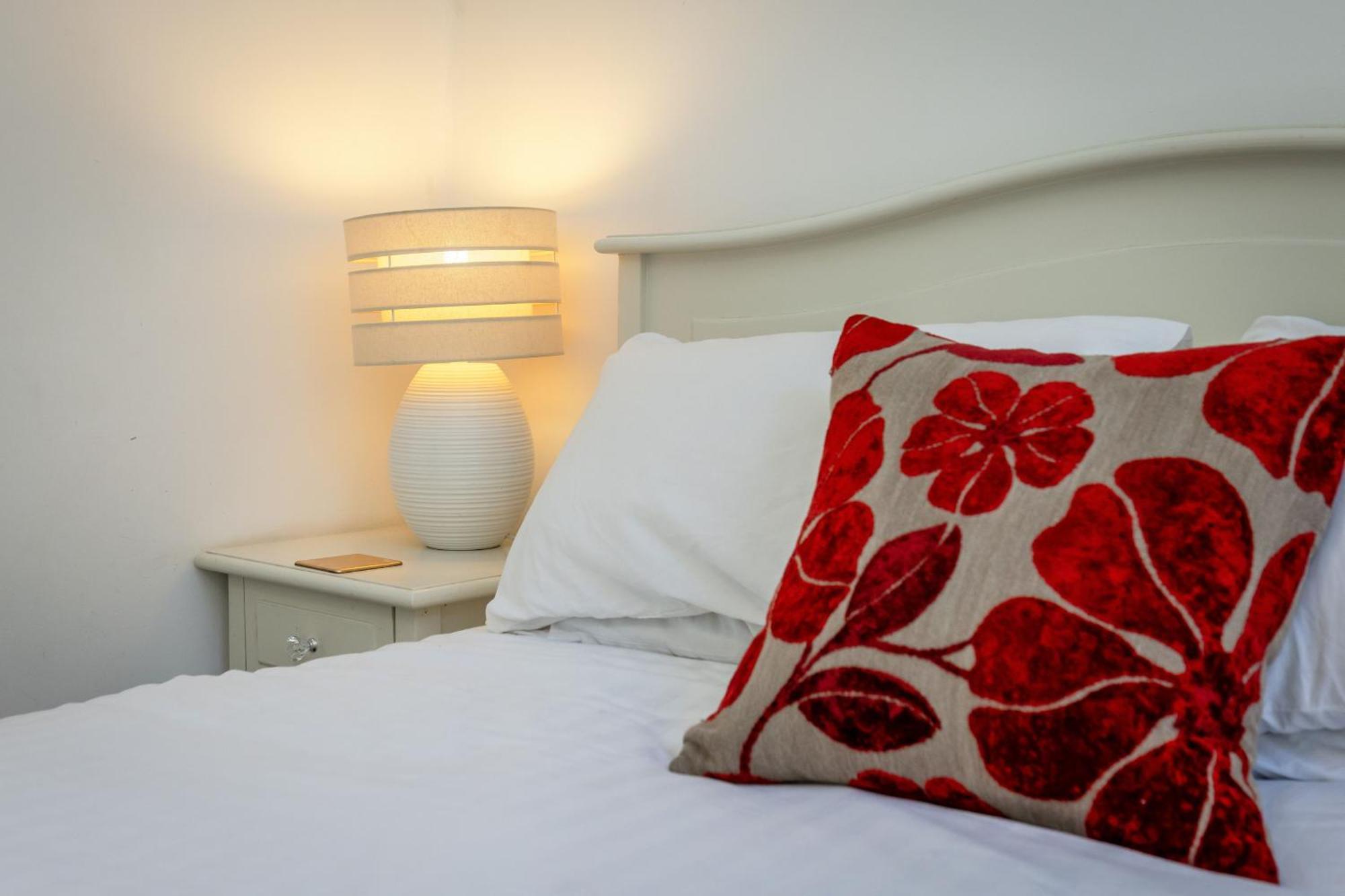 Traditional 3 Bedroom Quiet Duplex Flat By High St, Trams And Buses - Just 1-5 Miles To Centre Edinburg Exteriör bild
