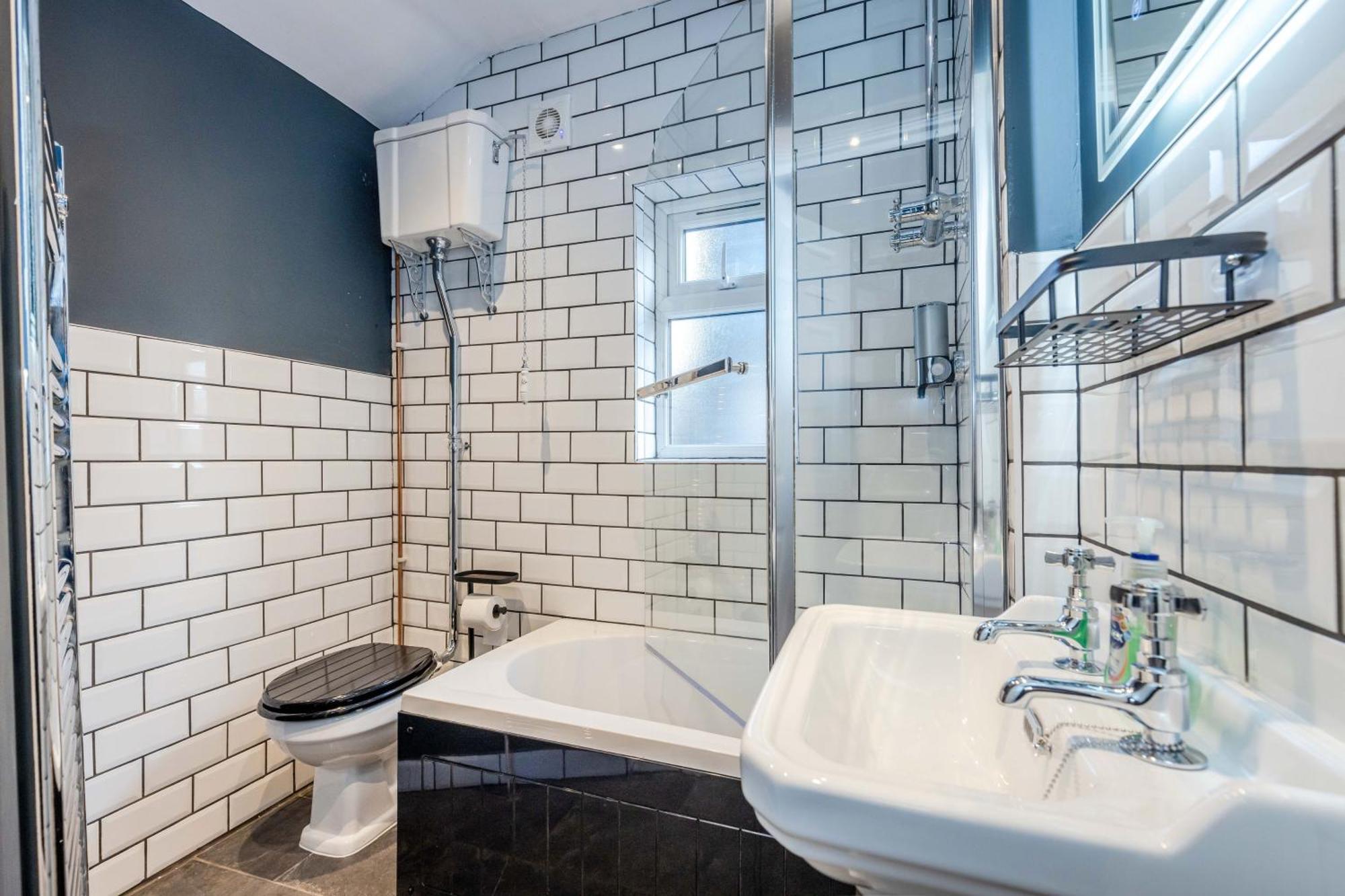 Traditional 3 Bedroom Quiet Duplex Flat By High St, Trams And Buses - Just 1-5 Miles To Centre Edinburg Exteriör bild