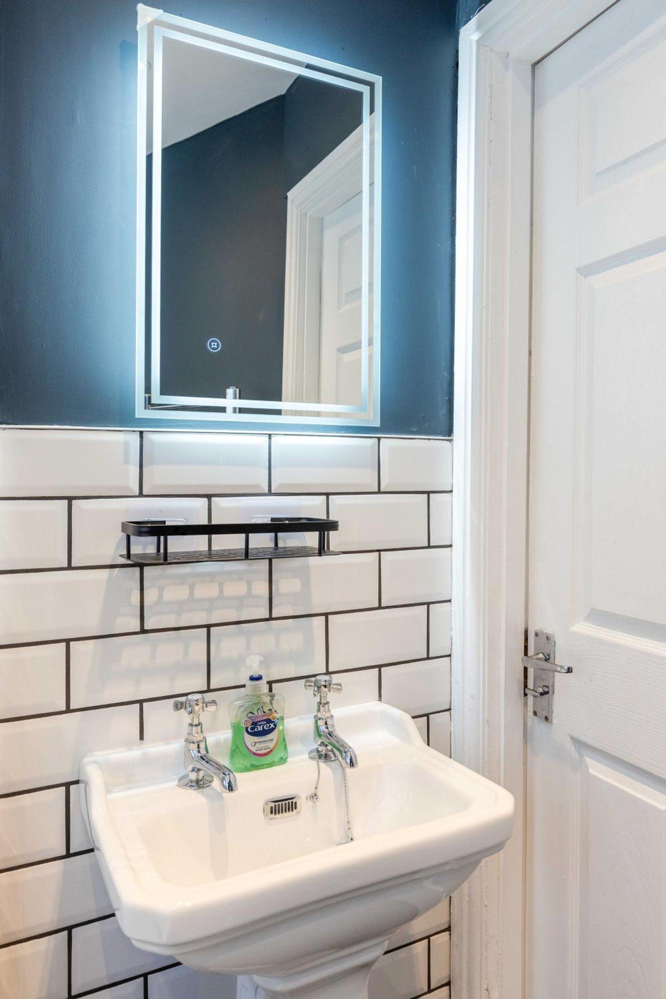 Traditional 3 Bedroom Quiet Duplex Flat By High St, Trams And Buses - Just 1-5 Miles To Centre Edinburg Exteriör bild