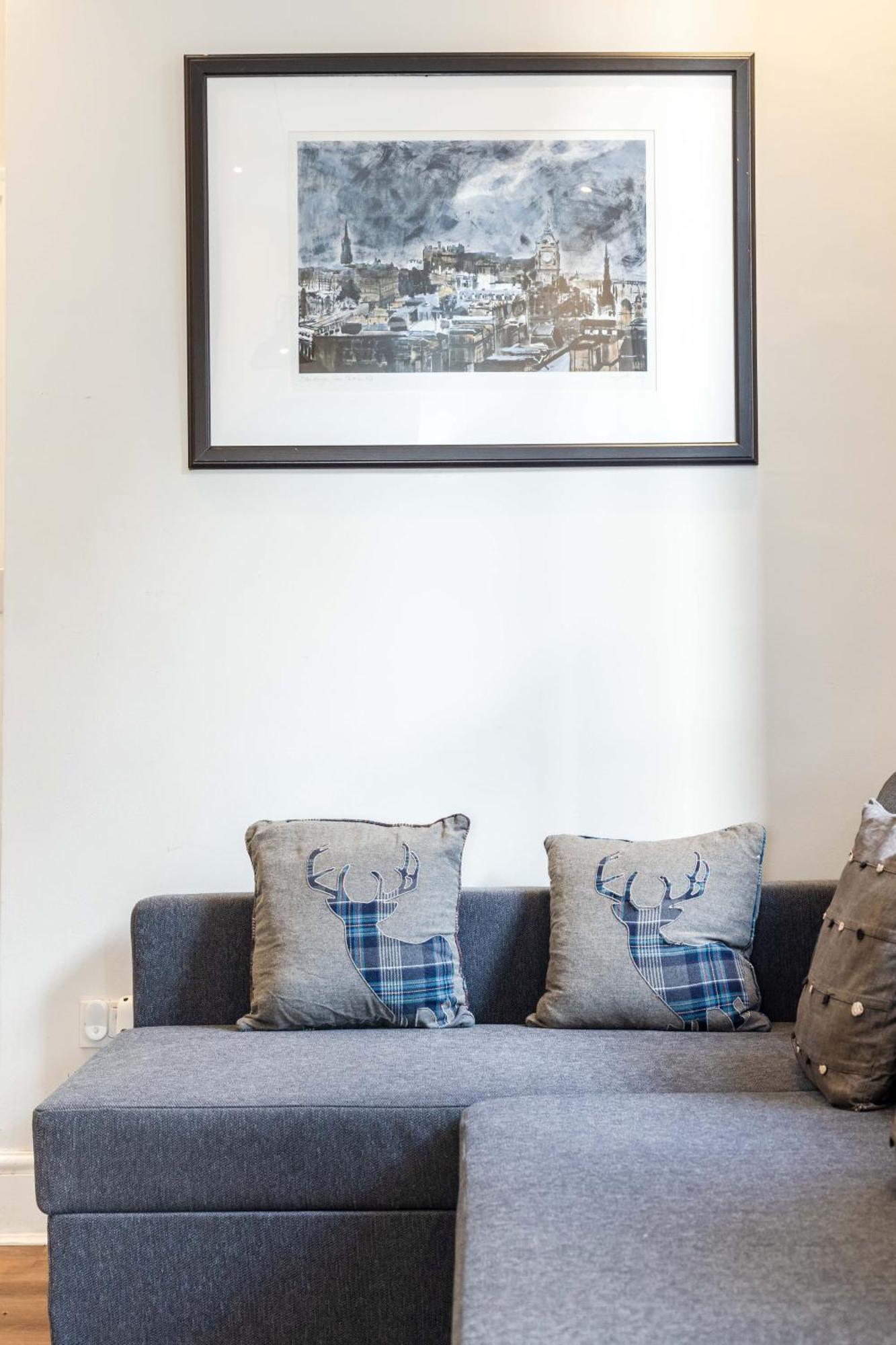 Traditional 3 Bedroom Quiet Duplex Flat By High St, Trams And Buses - Just 1-5 Miles To Centre Edinburg Exteriör bild